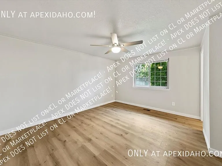 249 S Harlan Pl — Photo 23
