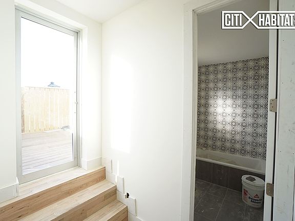 2nd image of 3750 Broadway Frnt 1