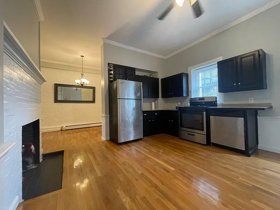 65 Boston St #8