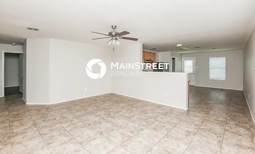 1601 Queens Brook Ln — Photo 2