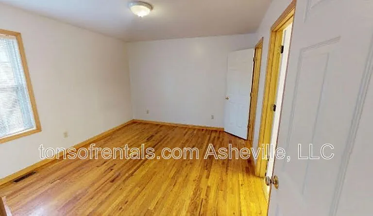 203 W Jordan St — Photo 4