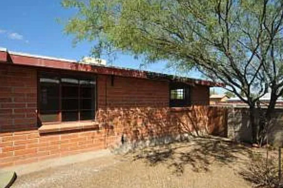 3 bed, 880 sqft, $1,750 — Photo 3