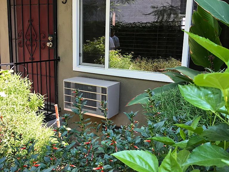 6930 Simpson Ave #3 — Photo 3