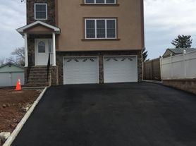 1 Mill St, Bloomfield, NJ