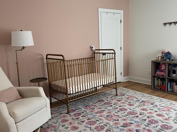 5th image of 319 Mantle Dr
