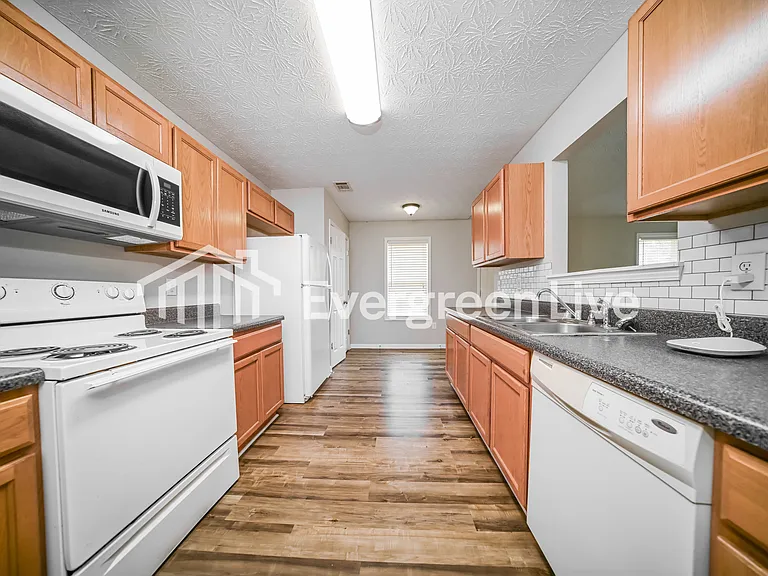 395 Arthurs Ln — Photo 6
