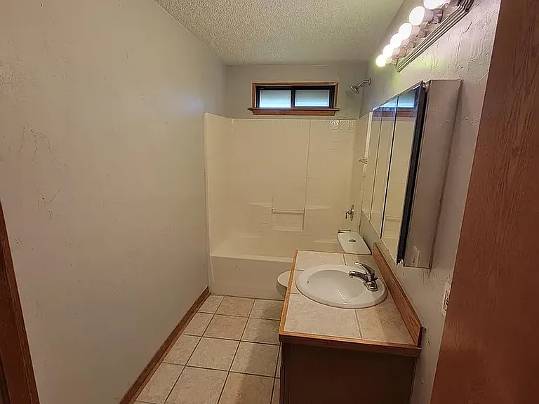 2861 Maple Dr — Photo 8