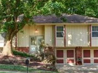 8834 N McGee St, Kansas City, MO 64155