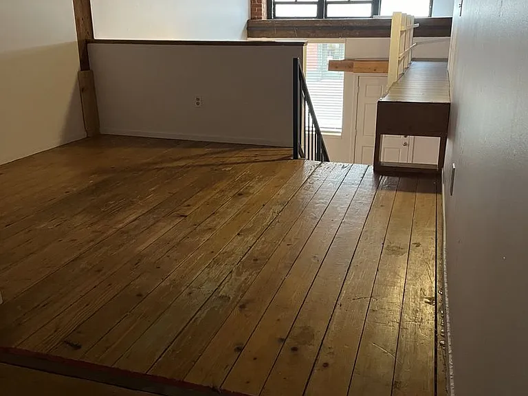 Everett Station Lofts — Photo 6