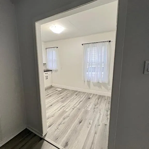 1058 California Ave — Photo 8