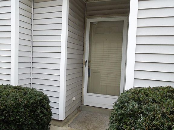 3rd image of 2741 Chelsea Woods Ct
