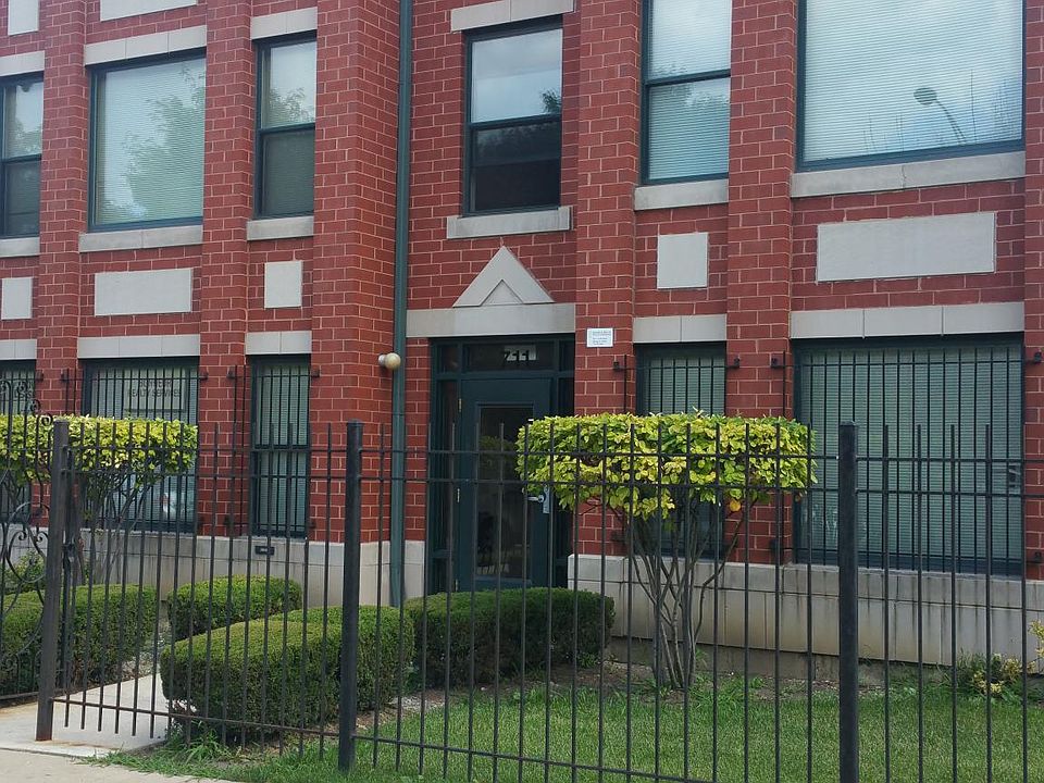 1st image of 3715 W Flournoy St Unit 2B