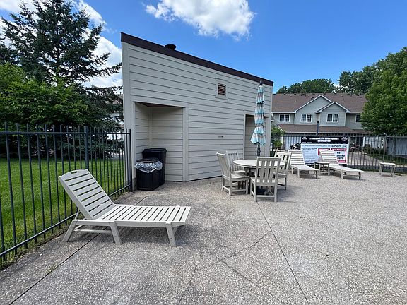 3rd image of 1800 Riverwood Dr APT 323