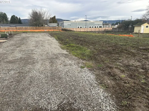 438 Washington St, Woodland, WA 98674