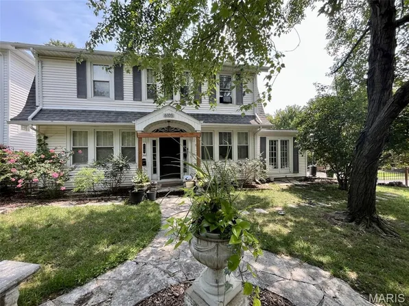 6105 Simpson Ave, Saint Louis, MO 63139