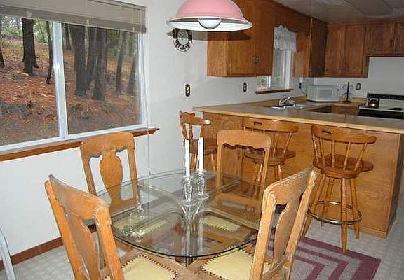 Dining and Breakfast Bar 