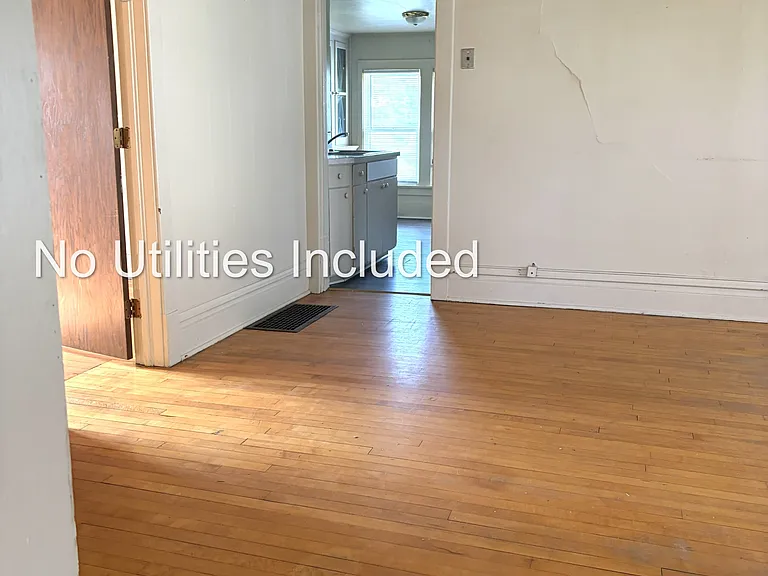 436 E Sullivan St — Photo 6