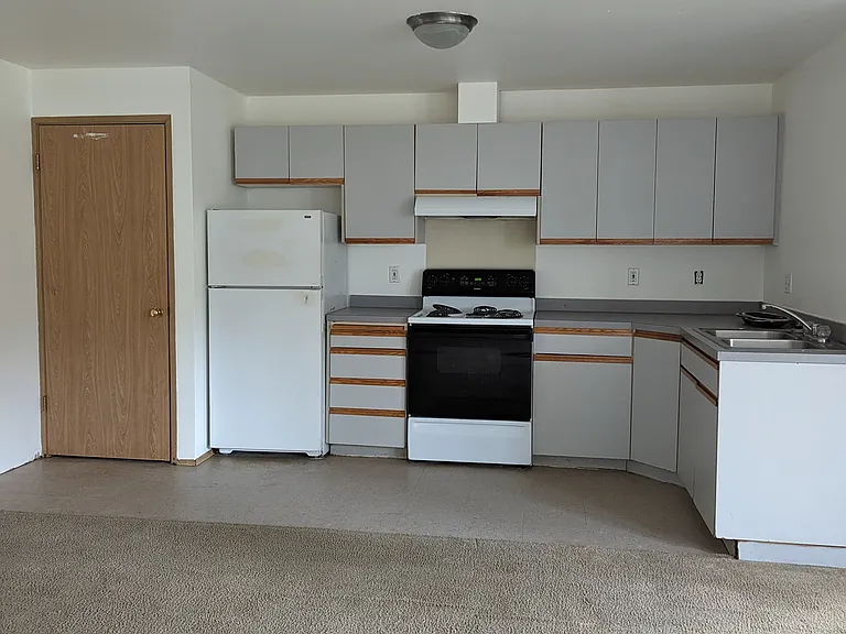 621 Sunset Ave NE #101 — Photo 5
