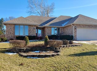 1018 E Turnbridge Cir, Springfield, MO 65810