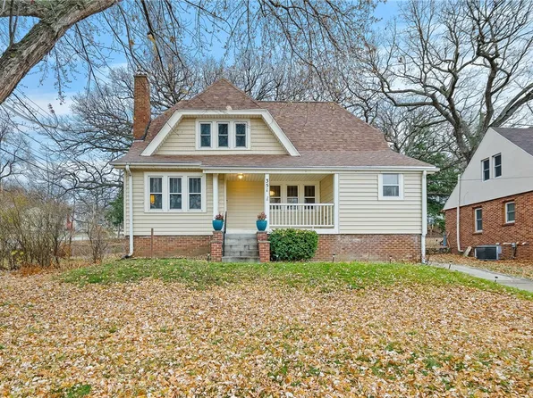 351 58th St, Des Moines, IA 50312