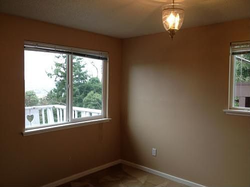 4th image of 520 59th Avenue Ct NE APT 1
