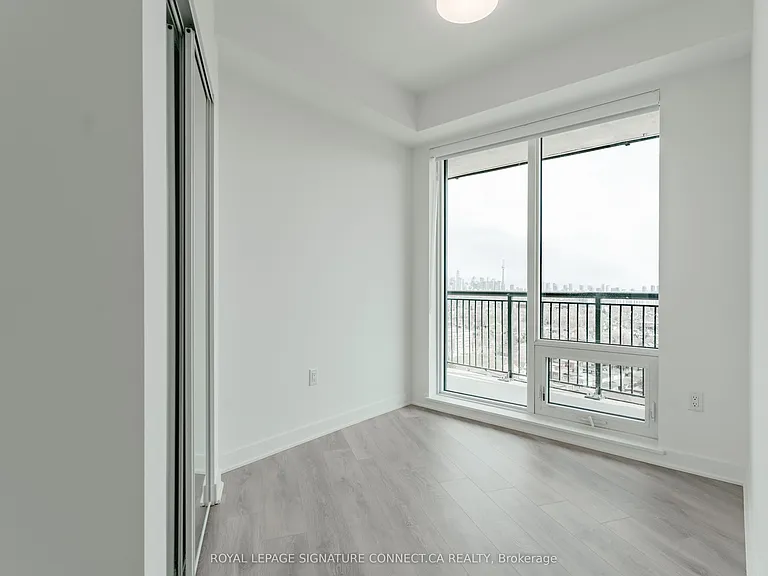 1185 Dupont St #1307 — Photo 12