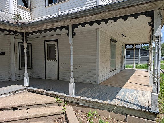 4th image of 731 Bluff St