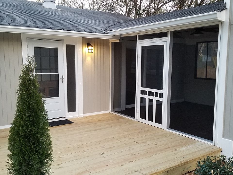 Front entry with screen porch