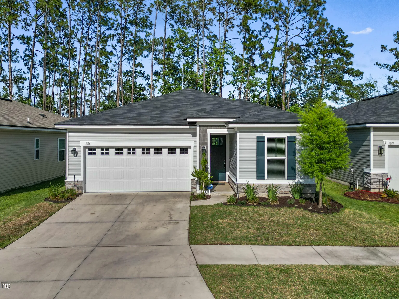 4 bed, 2.0 bath, 1811 sqft, $2,600 — Photo 1