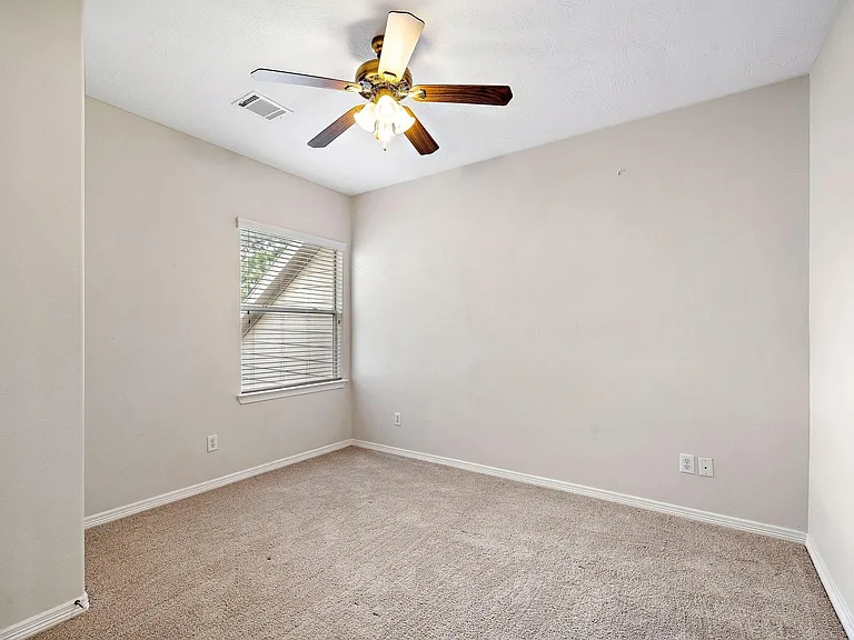 816 Sterling Creek Cir — Photo 15