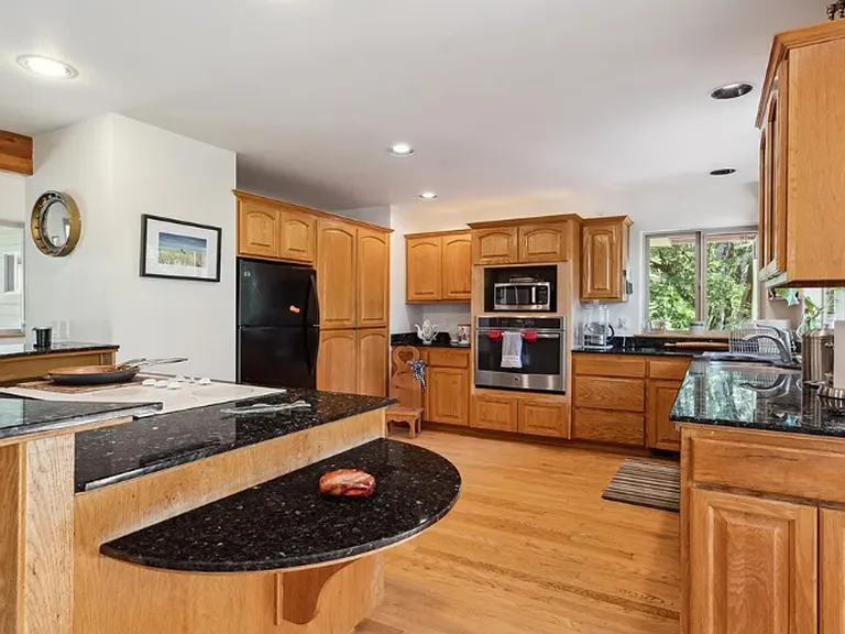 25151 Pleasant View Dr — Photo 9