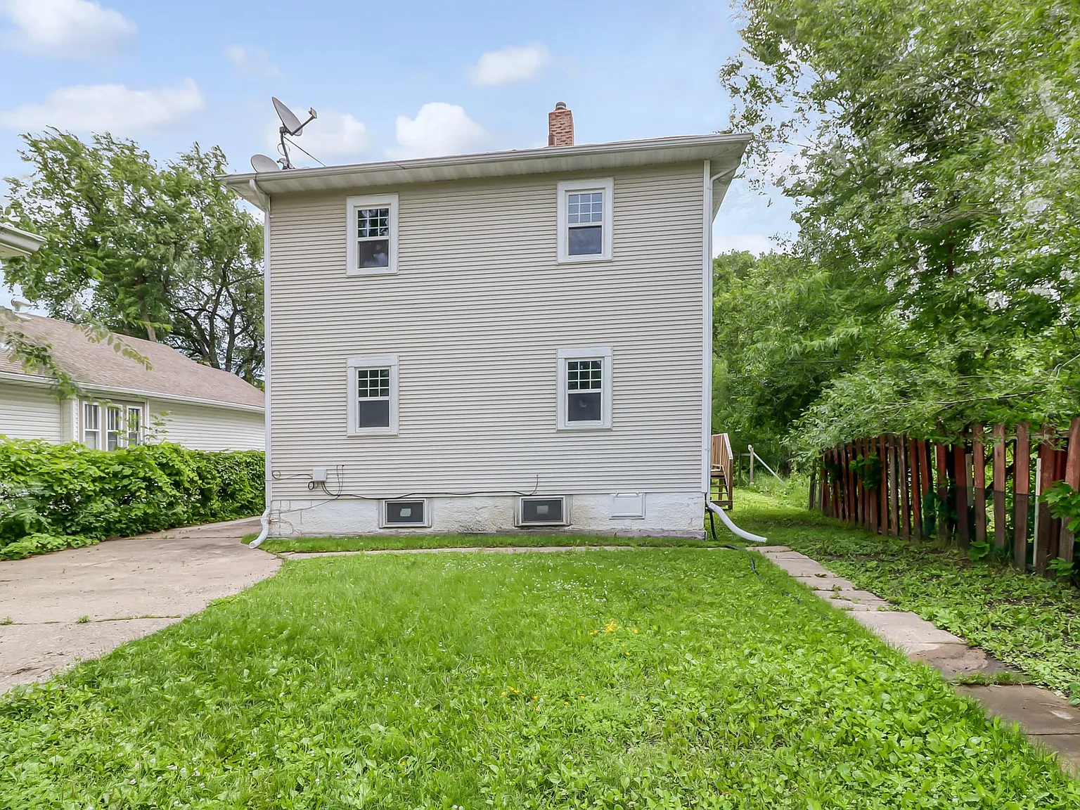 2 Bed / 1 Bath near NDSU! Available August! — Photo 4