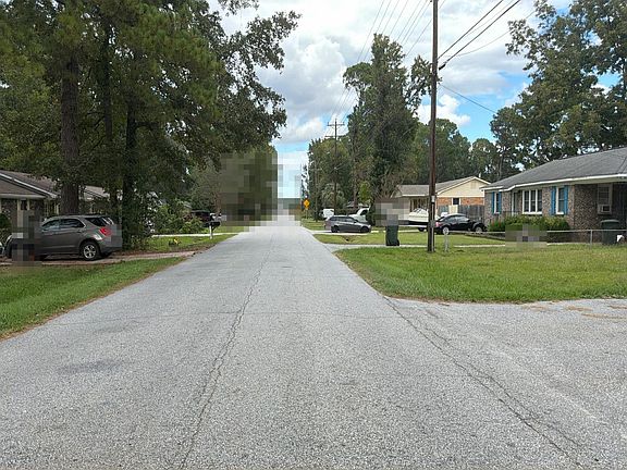 5th image of 526 Amy Dr