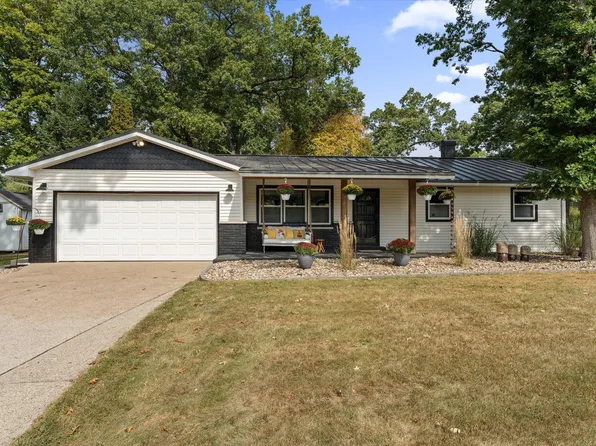 26356 Redfield St, Edwardsburg, MI 49112