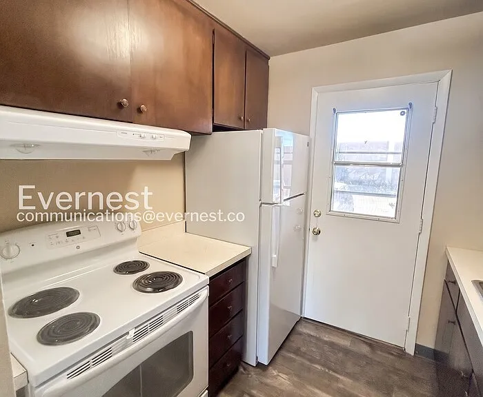 4311 N Chestnut St #2 — Photo 3