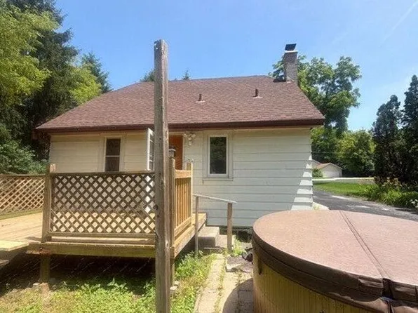 8109 N 44th St, Brown Deer, WI 53223