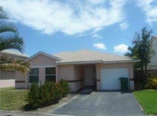 10020 SW 11th St, Pembroke Pines, FL 33025