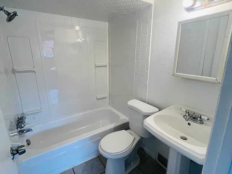 7007 McClure Ave #2R — Photo 4