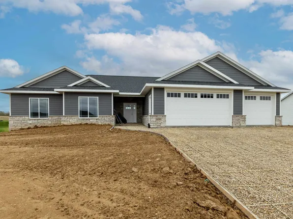8213 Ginger Dr, Peosta, IA 52068