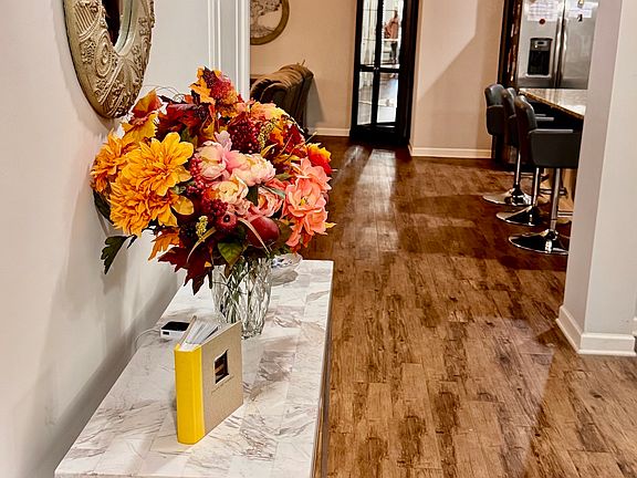 3rd image of 52 Pulaski Ave