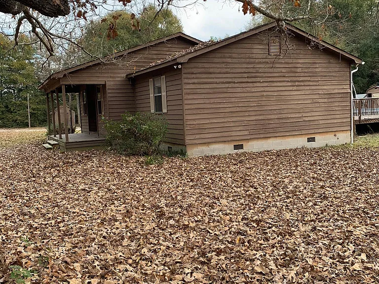 1156 Saxon Rd — Photo 1