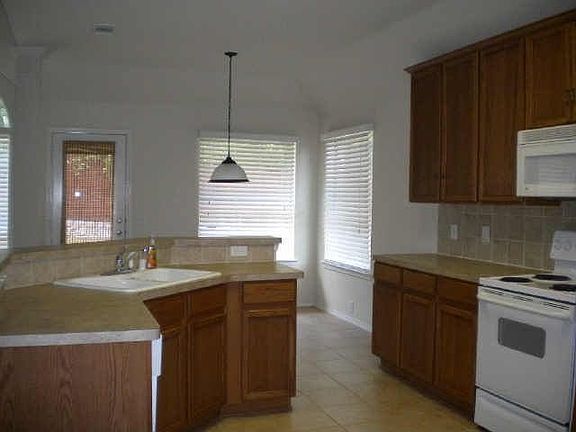 3rd image of 3909 Mulberry Dr
