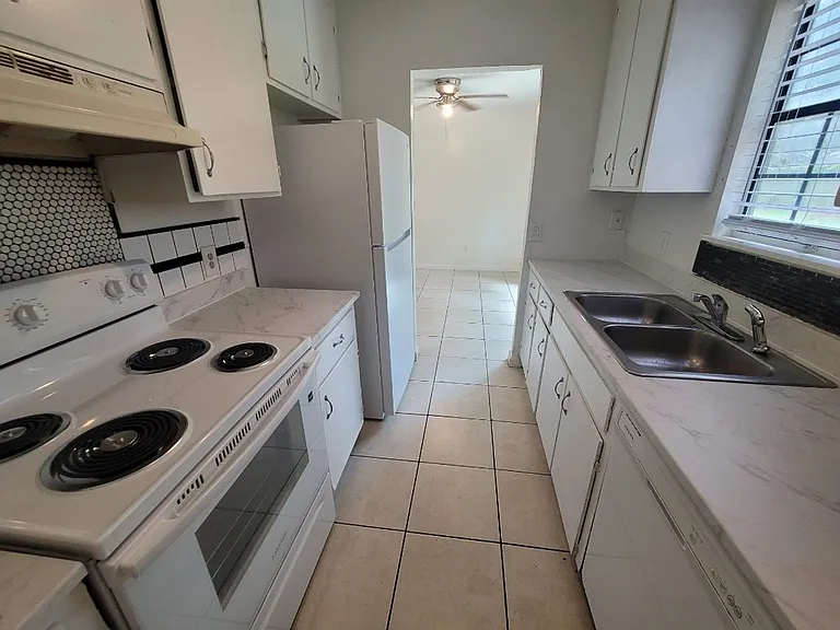 3209 Hester Dr — Photo 9