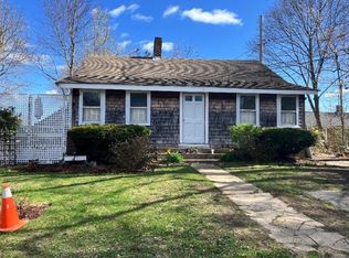 105-105R Main St, Kingston, MA 02364