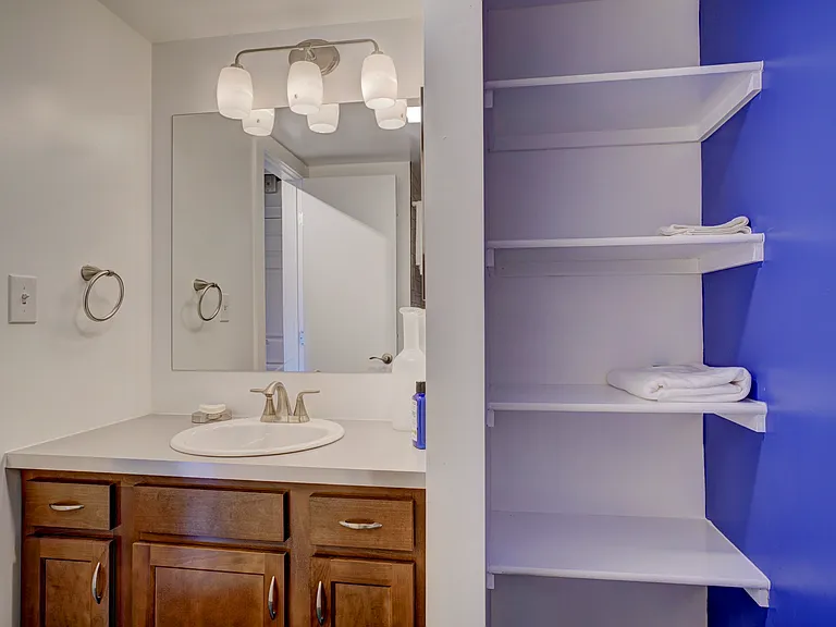 Sterling Boulder Apartments - Student Living — Photo 34