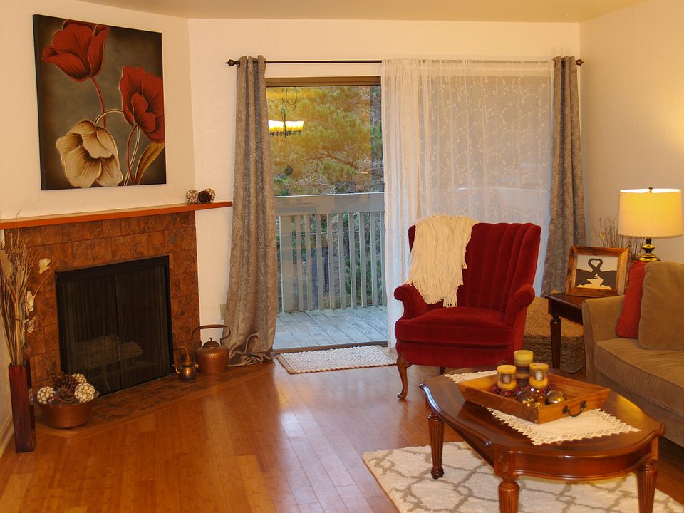 Living Room, Gas Log Fire