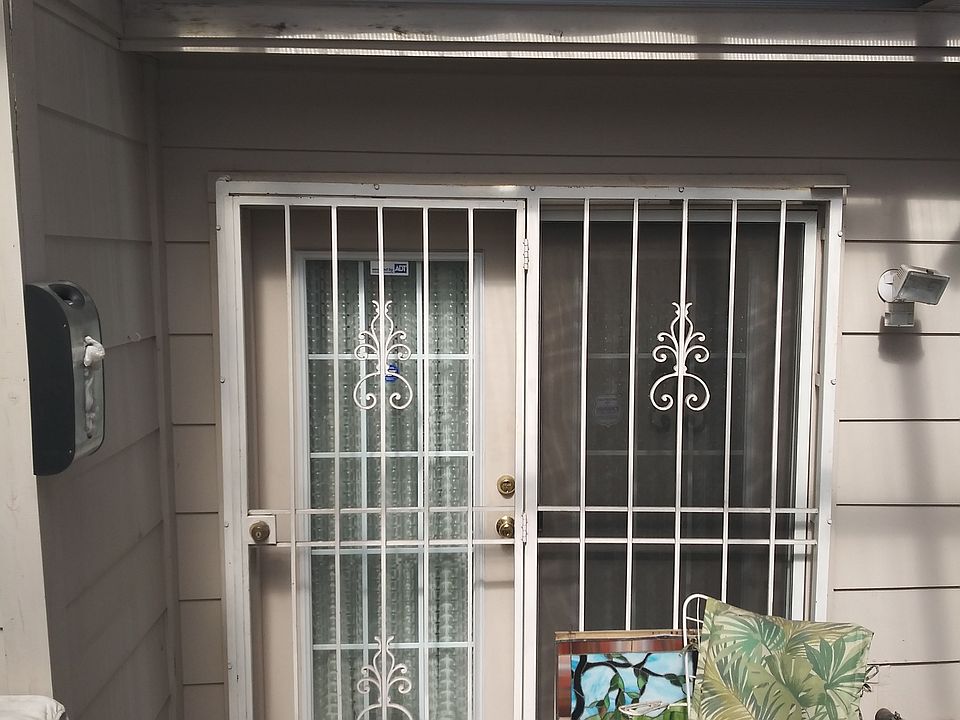 2nd image of 8413 Ariel St
