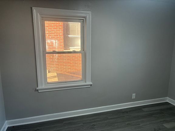 3rd image of 4743 Jefferson St