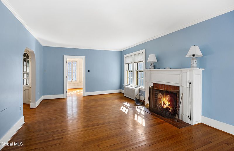 4th image of 2171 Grand Boulevard