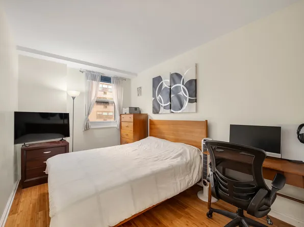 63 East 9th Street image 3 of 6